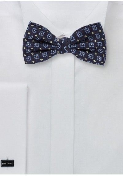 Herrenfliege im Ornament-Stil in navy Herrenfliege im Ornament-Stil in navy