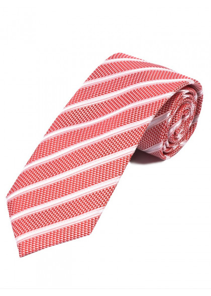 Krawatte aus dem gleichen Stoff und Farbe