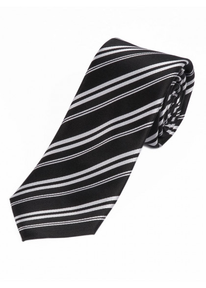 XXL-Krawatte aus dem gleichen Stoff und Farbe