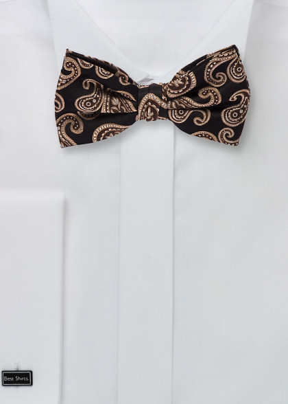 Fliege aus dem gleichen Stoff und Farbe