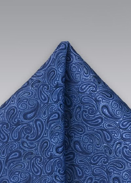 Einstecktuch aus dem gleichen Stoff und Farbe