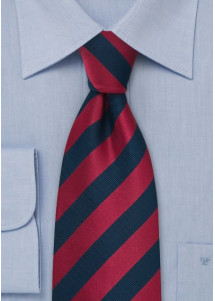 Herrenkrawatte in XXL- gestreift rot navyblau – stilvoll und auffällig