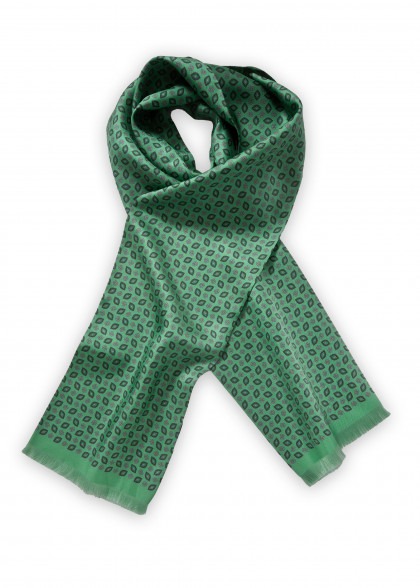 Schal aus dem gleichen Stoff und Farbe