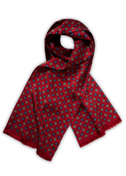 Schal aus dem gleichen Stoff und Farbe