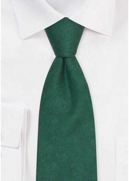 Kinderkrawatte aus dem gleichen Stoff und Farbe