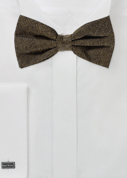 Fliege aus dem gleichen Stoff und Farbe