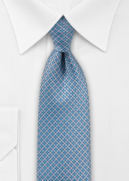 Krawatte aus dem gleichen Stoff und Farbe