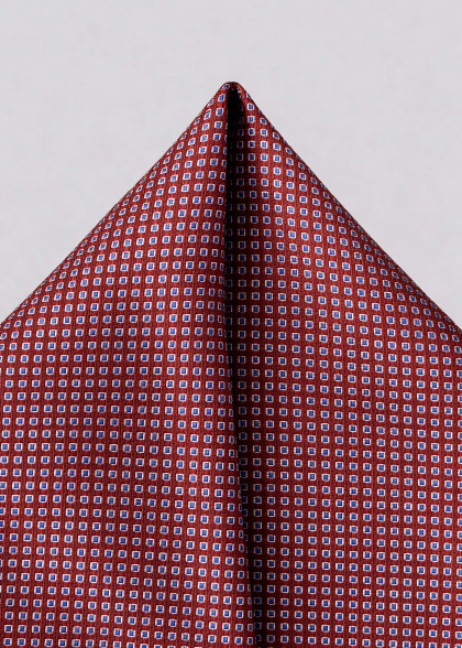 Einstecktuch aus dem gleichen Stoff und Farbe