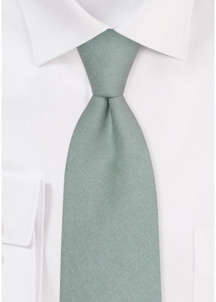 Kinderkrawatte aus dem gleichen Stoff und Farbe