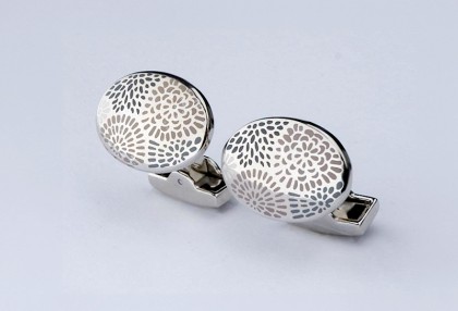 Ovale Manschettenknöpfe mit Emaille-Einlagen in floralem Design