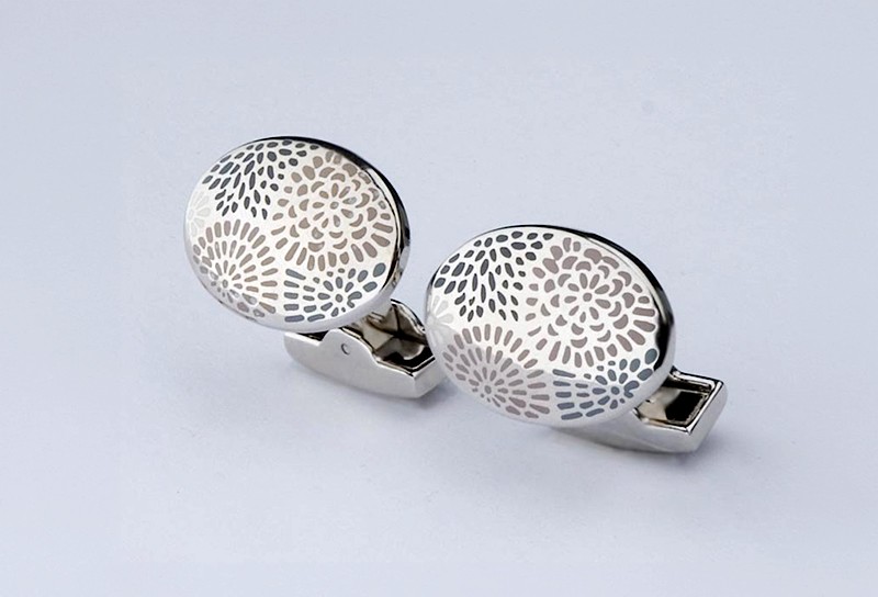 Ovale Manschettenknöpfe mit Emaille-Einlagen in