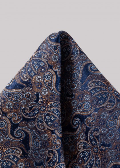 Einstecktuch aus dem gleichen Stoff und Farbe