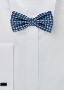 Blaue Fliege mit silbernem Rautenmuster