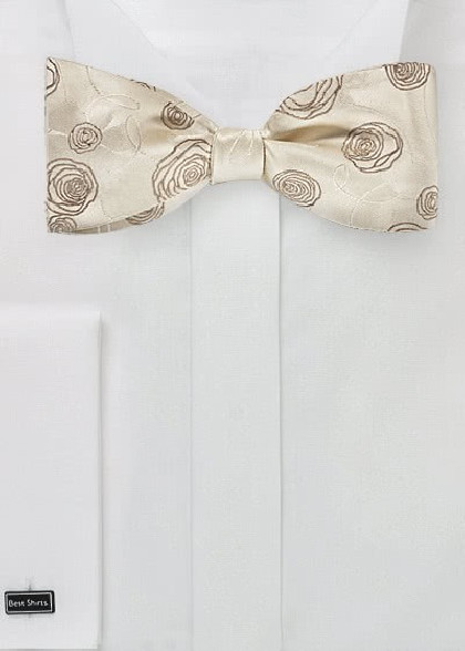 Fliege zum Binden aus dem gleichen Stoff und Farbe