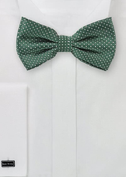 Fliege aus dem gleichen Stoff und Farbe