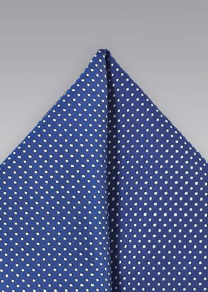 Einstecktuch aus dem gleichen Stoff und Farbe