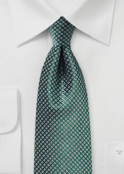 Krawatte aus dem gleichen Stoff und Farbe