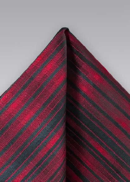 Einstecktuch aus dem gleichen Stoff und Farbe