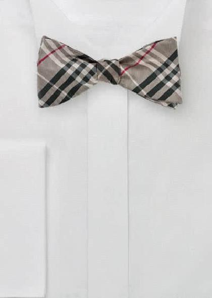 Fliege zum Binden aus dem gleichen Stoff und Farbe