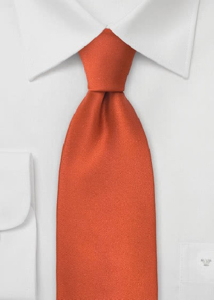 Kinderkrawatte aus dem gleichen Stoff und Farbe