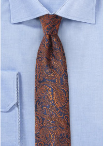 Modische Krawatte Paisleymuster navyblau kupferbraun