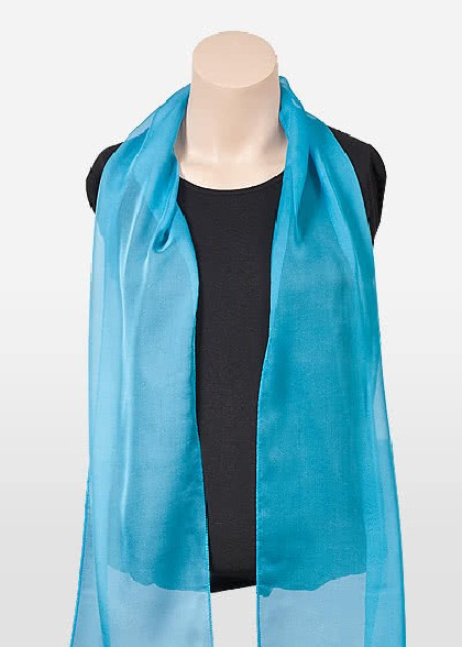 Chiffon-Schal aus dem gleichen Stoff und Farbe